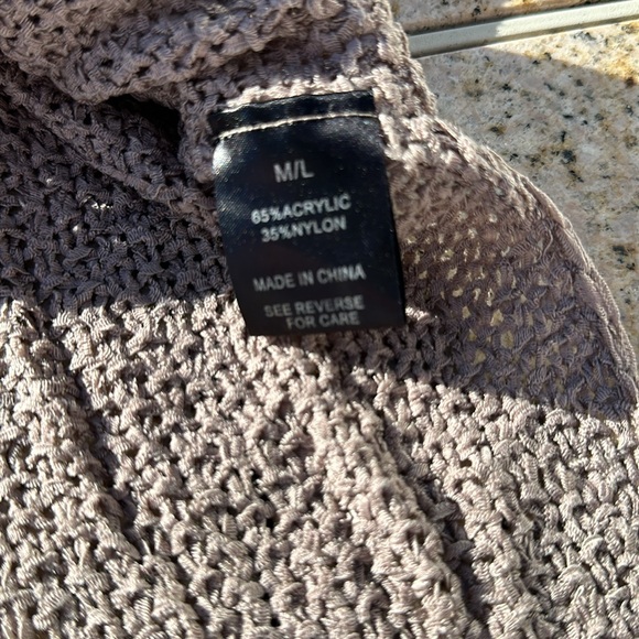 Oversized Wishlist, Size M/L, Gray 3/4 Sleeve Top - Picture 5 of 6